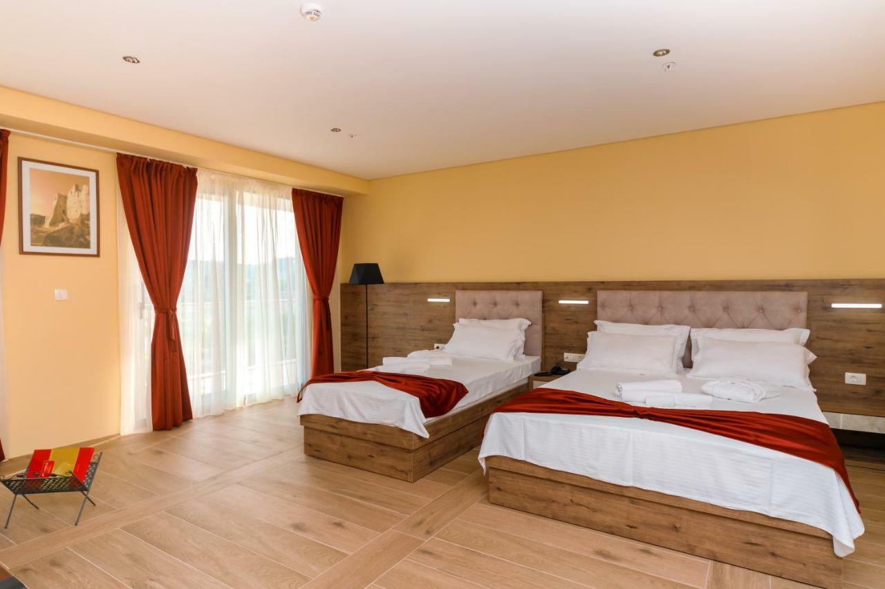 Hotel Franca Ulcinj Kültér fotó